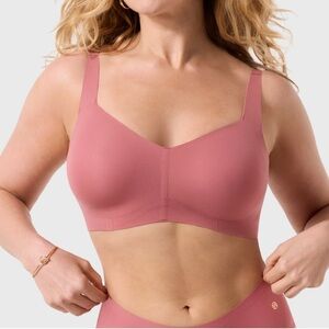Evelyn & Bobbie ‘Beyond’ wireless bra